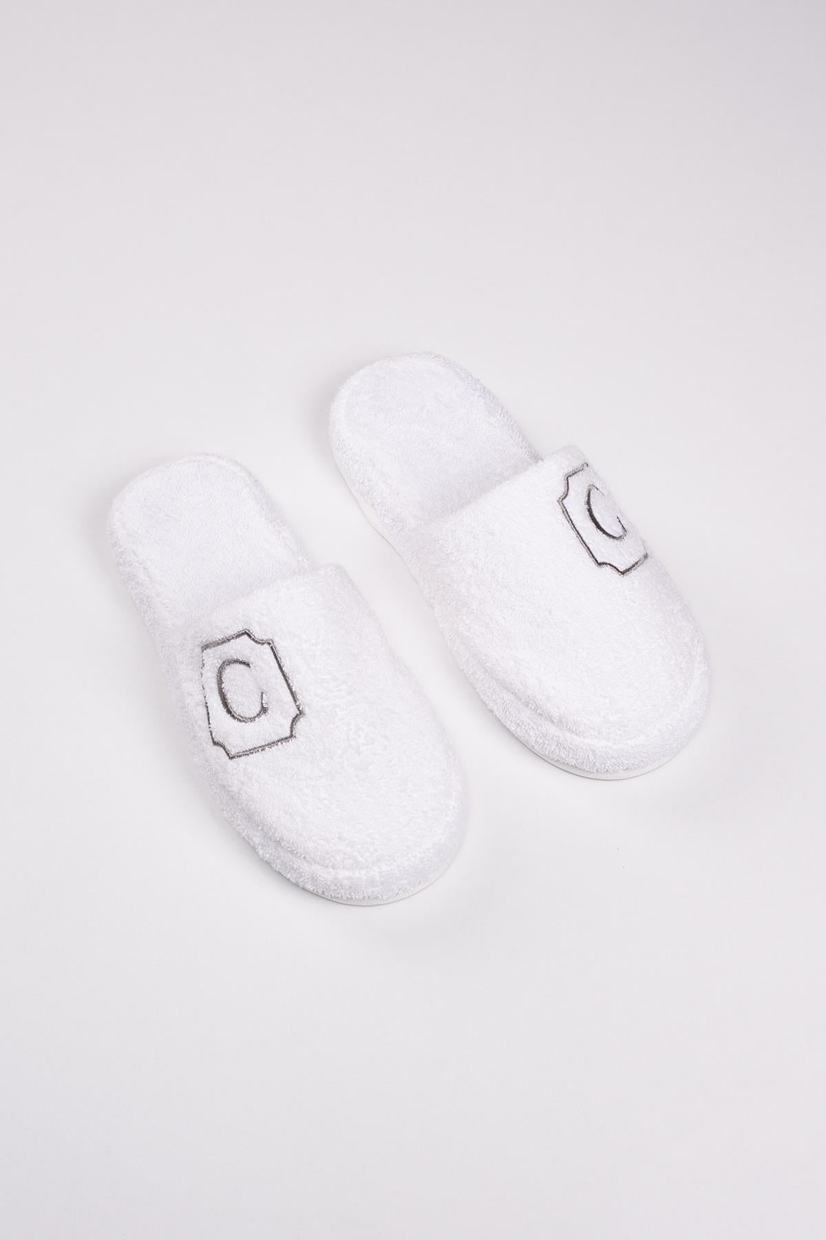 C Harf Nakışlı Banyo Ve Ev Havlu Terliği – %100 Pamuk Kaymaz Kalın Taban - Ender Home