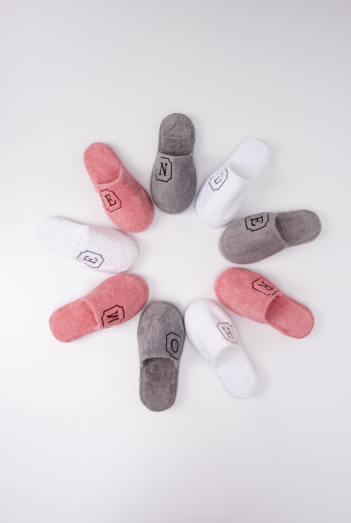 D Harf Nakışlı Banyo Ve Ev Havlu Terliği – %100 Pamuk Kaymaz Kalın Taban - Ender Home