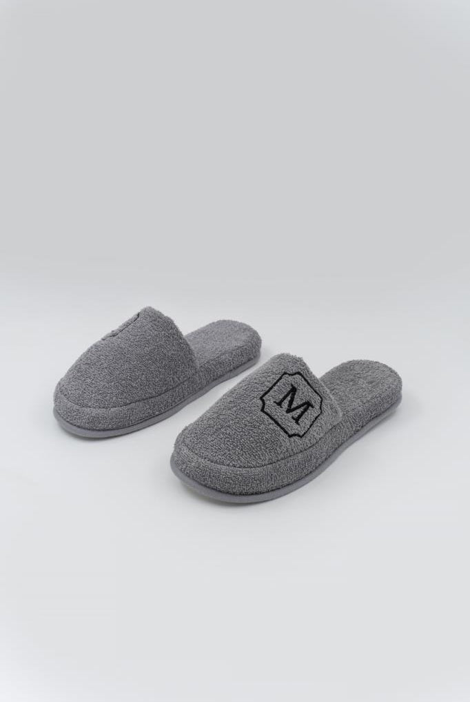 M Harf Nakışlı Banyo Ve Ev Havlu Terliği – %100 Pamuk Kaymaz Kalın Taban - Ender Home