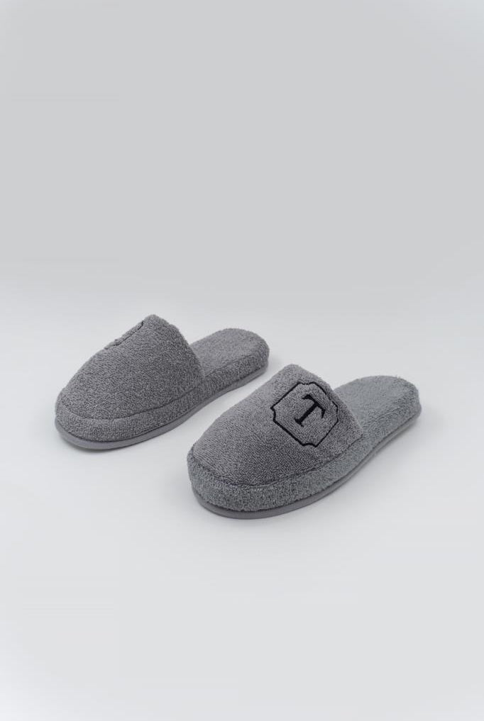 T Harf Nakışlı Banyo Ve Ev Havlu Terliği – %100 Pamuk Kaymaz Kalın Taban - Ender Home