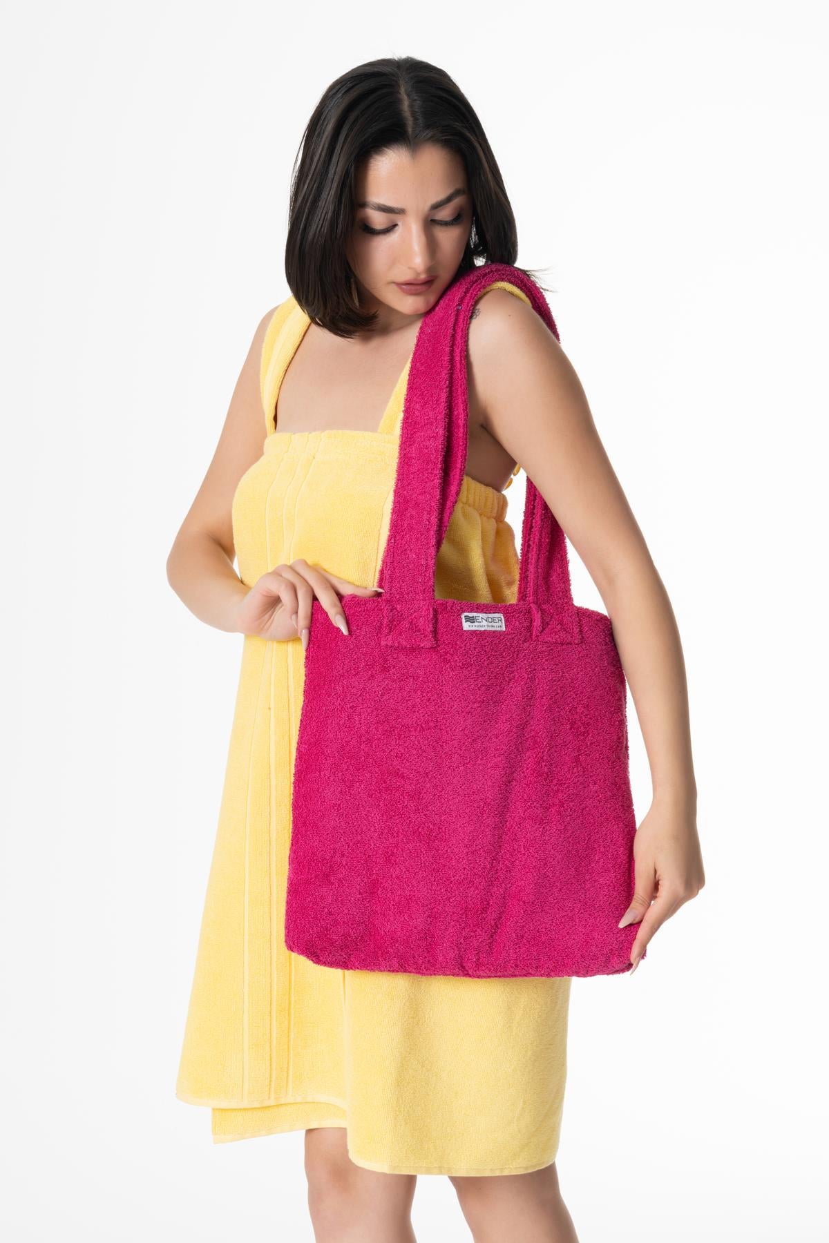 BeachMate Omuz Çantalı Plaj Havlusu – Fermuarlı , Cepli, Taşınabilir Konfor Fuşya - Ender Home