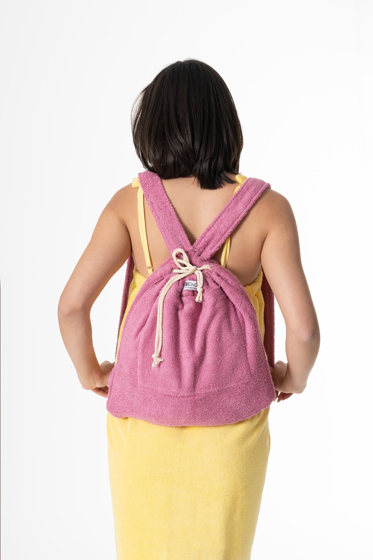 BeachMate Sırt Çantalı Plaj Havlusu – Fermuarlı , Cepli, Taşınabilir Konfor Pembe - Ender Home