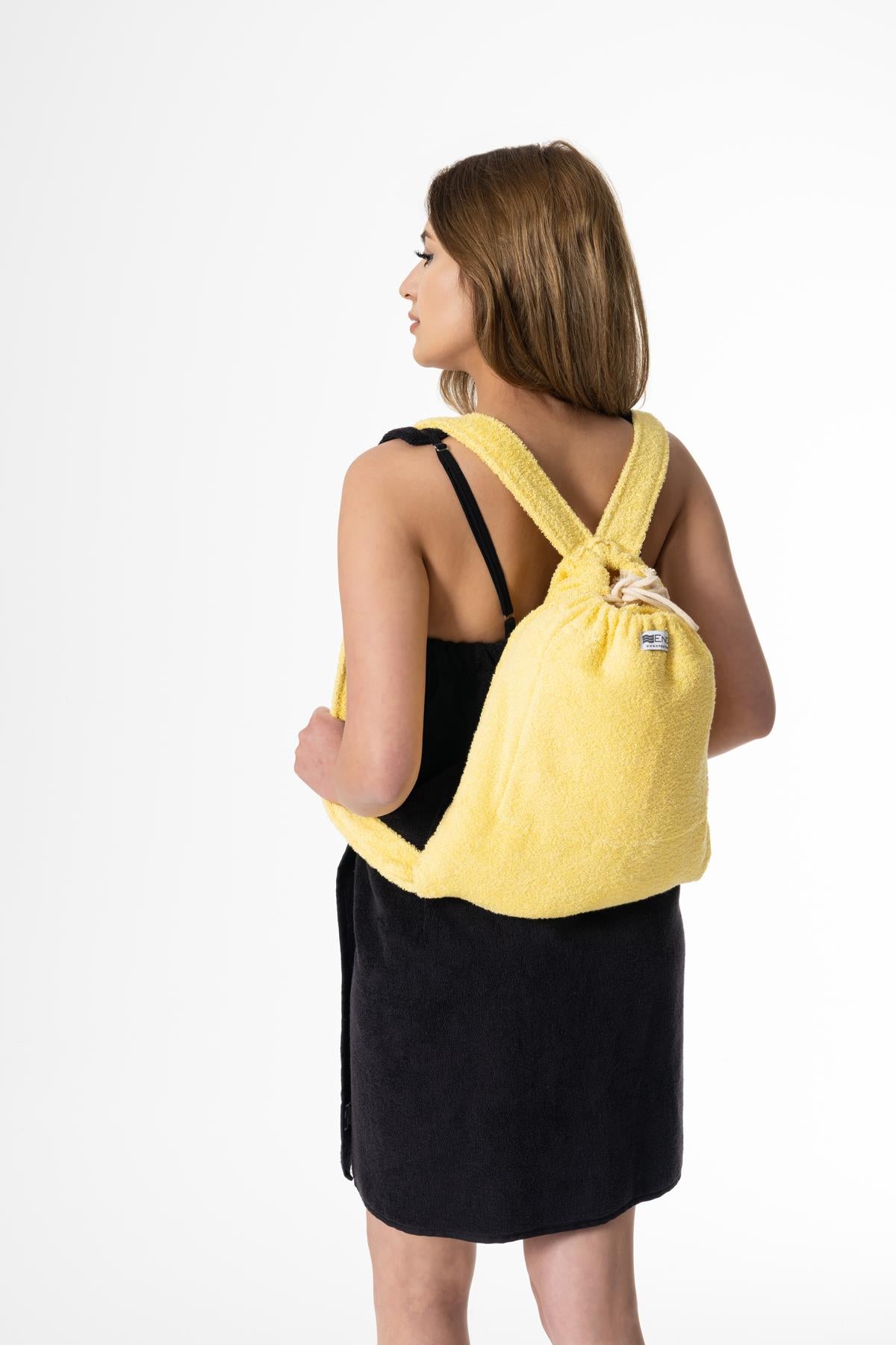 BeachMate Sırt Çantalı Plaj Havlusu – Fermuarlı , Cepli, Taşınabilir Konfor Sarı - Ender Home