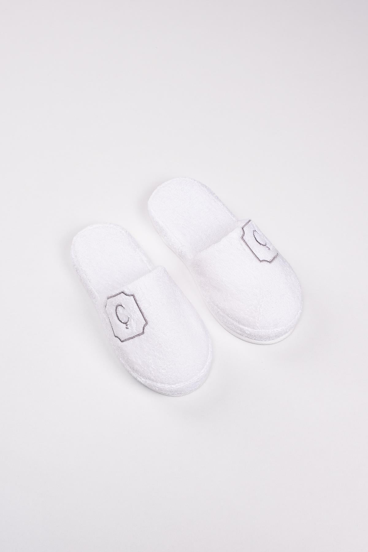 Ç Harf Nakışlı Banyo Ve Ev Havlu Terliği – %100 Pamuk Kaymaz Kalın Taban - Ender Home