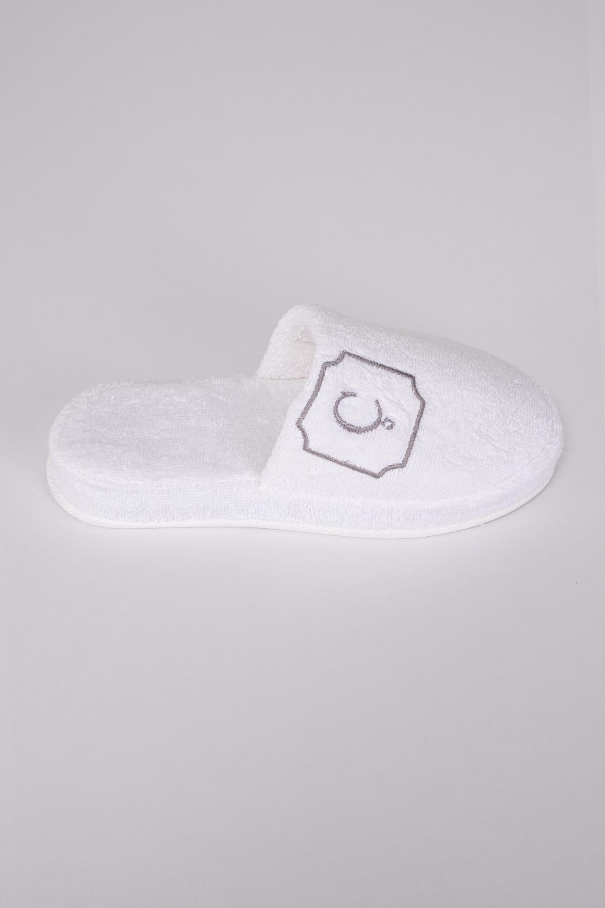 Ç Harf Nakışlı Banyo Ve Ev Havlu Terliği – %100 Pamuk Kaymaz Kalın Taban - Ender Home