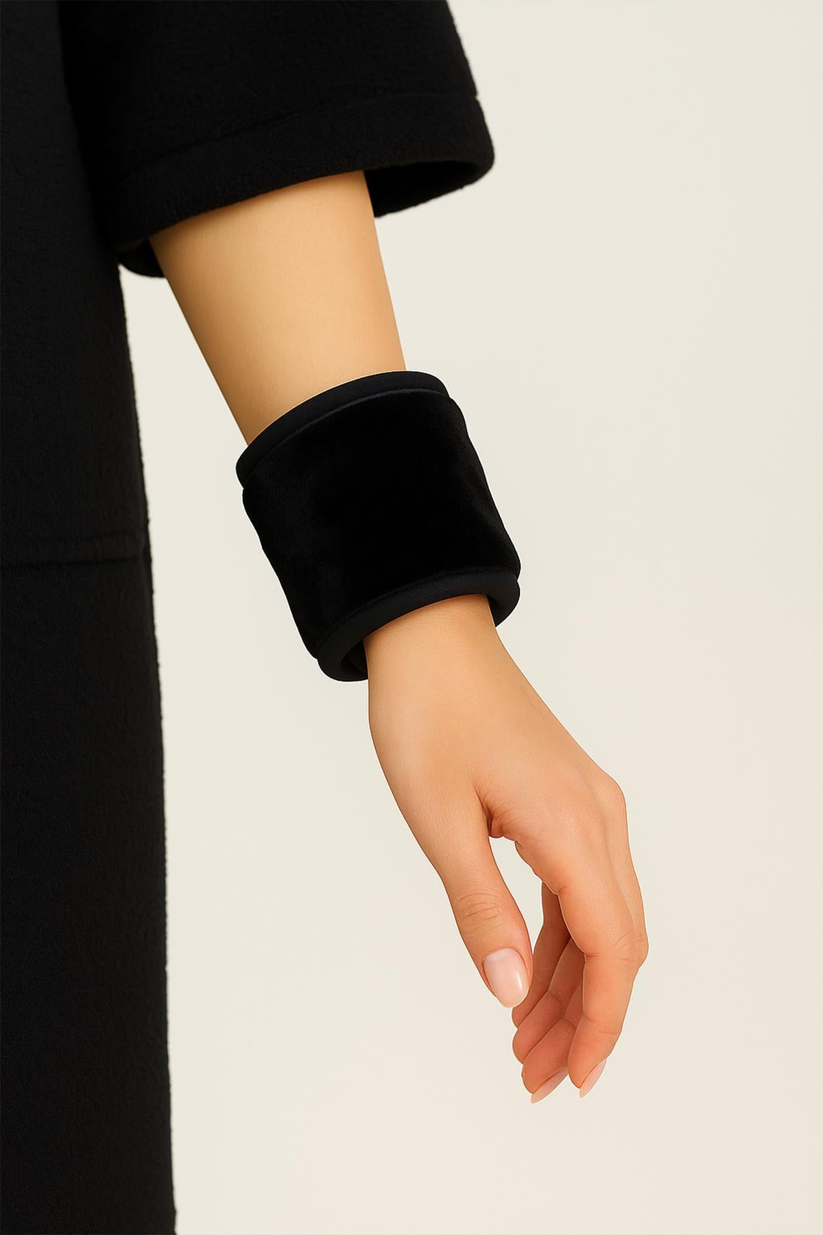 DreamSoft 2'li Kadife Dokulu Bilek Bandı – Lüks Yumuşaklık %100 Pamuk Siyah - Ender Home