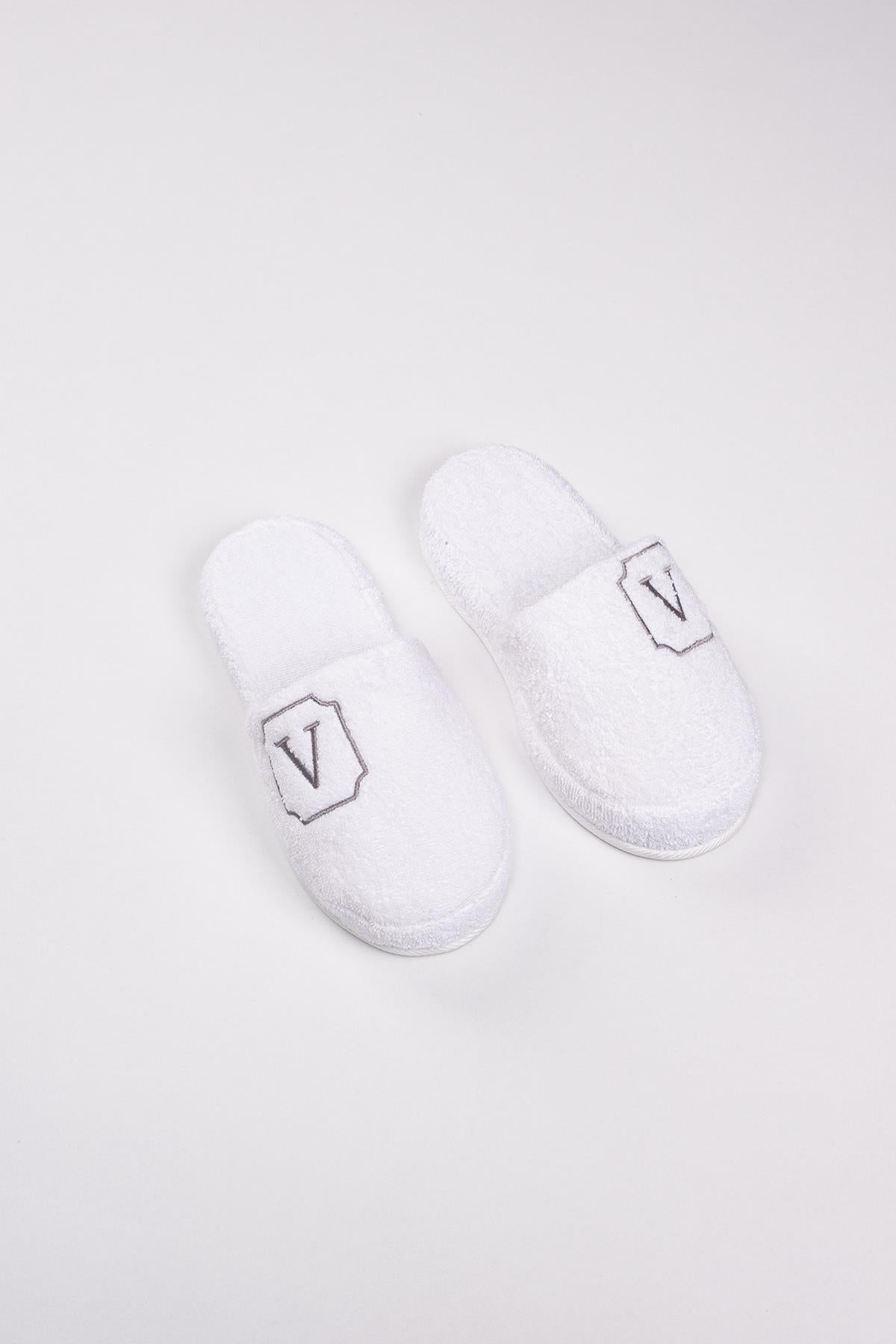 V Harf Nakışlı Banyo Ve Ev Havlu Terliği – %100 Pamuk Kaymaz Kalın Taban - Ender Home