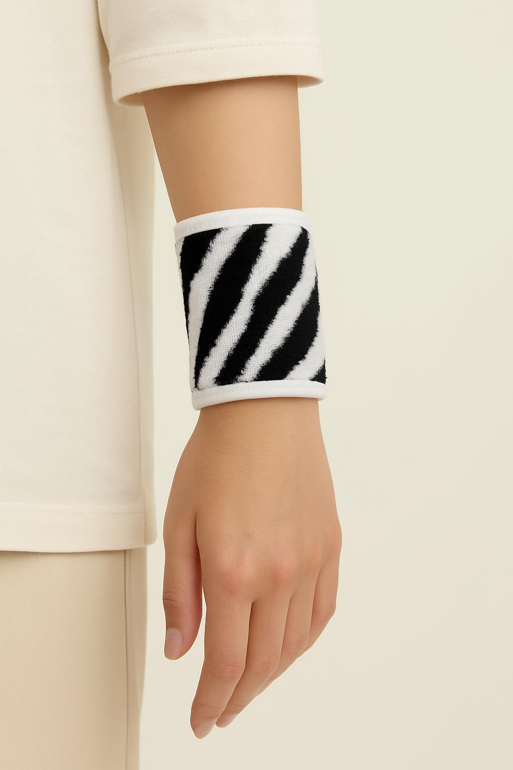 Wild Spirit 2'li Zebra Desen Bilek Bandı – %100 Pamuklu ve Yumuşak Zebra Baskılı-Beyaz Biye - Ender Home