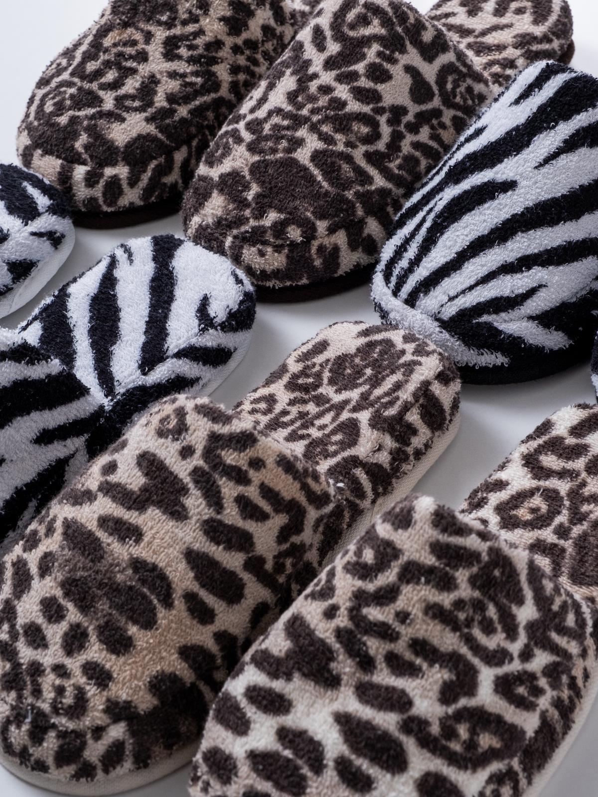 Wild Spirit Leopar Desen Banyo Ve Ev Terliği – %100 Pamuk Havlu Kaymaz Kalın Taban Leopar Baskılı- Kahve Biyeli - Ender Home