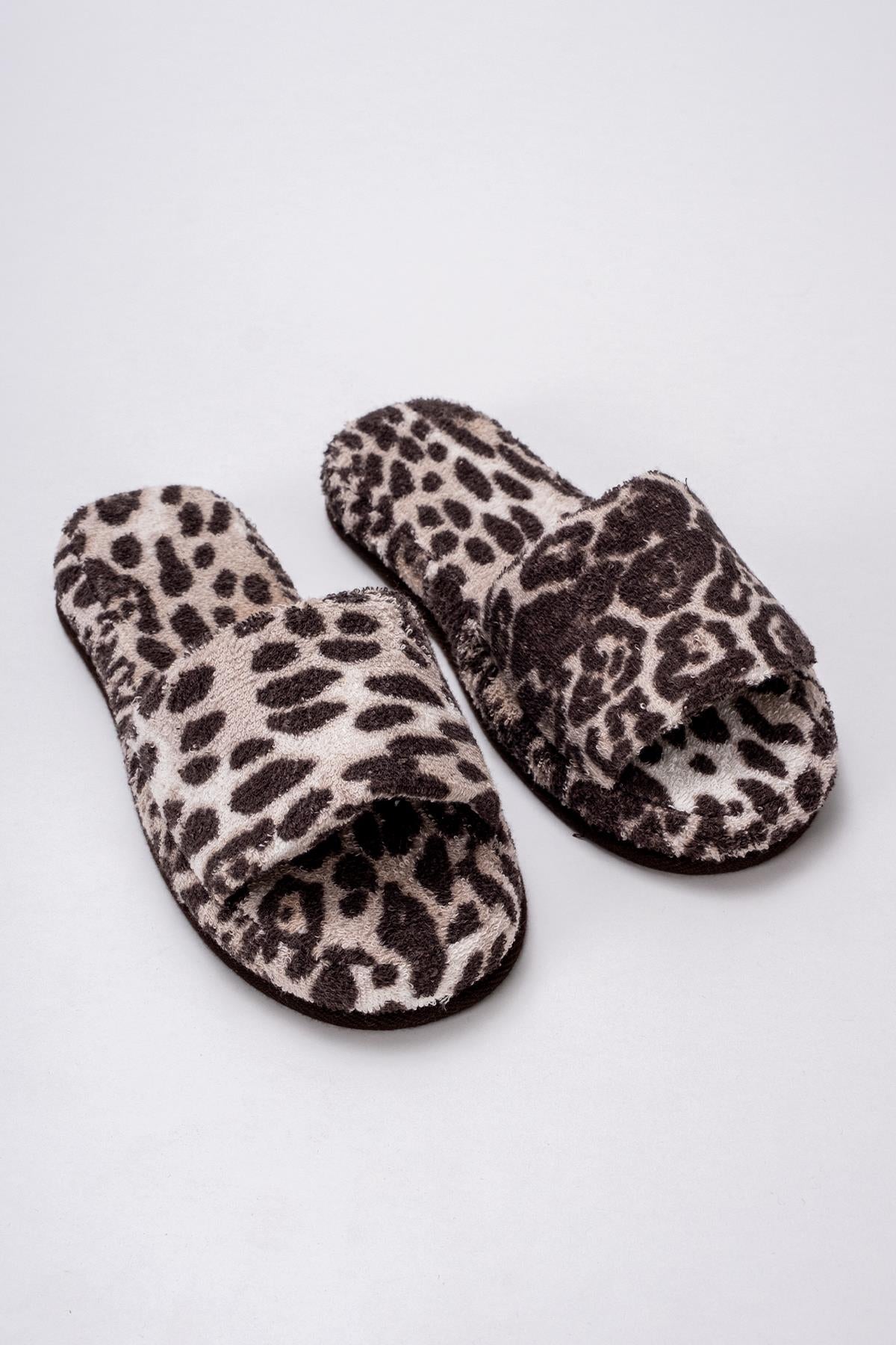 Wild Spirit Leopar Desenli Banyo Ve Ev Terliği – %100 Pamuk Havlu Kaymaz Kalın Taban Leopar Baskılı- Kahve Biyeli - Ender Home