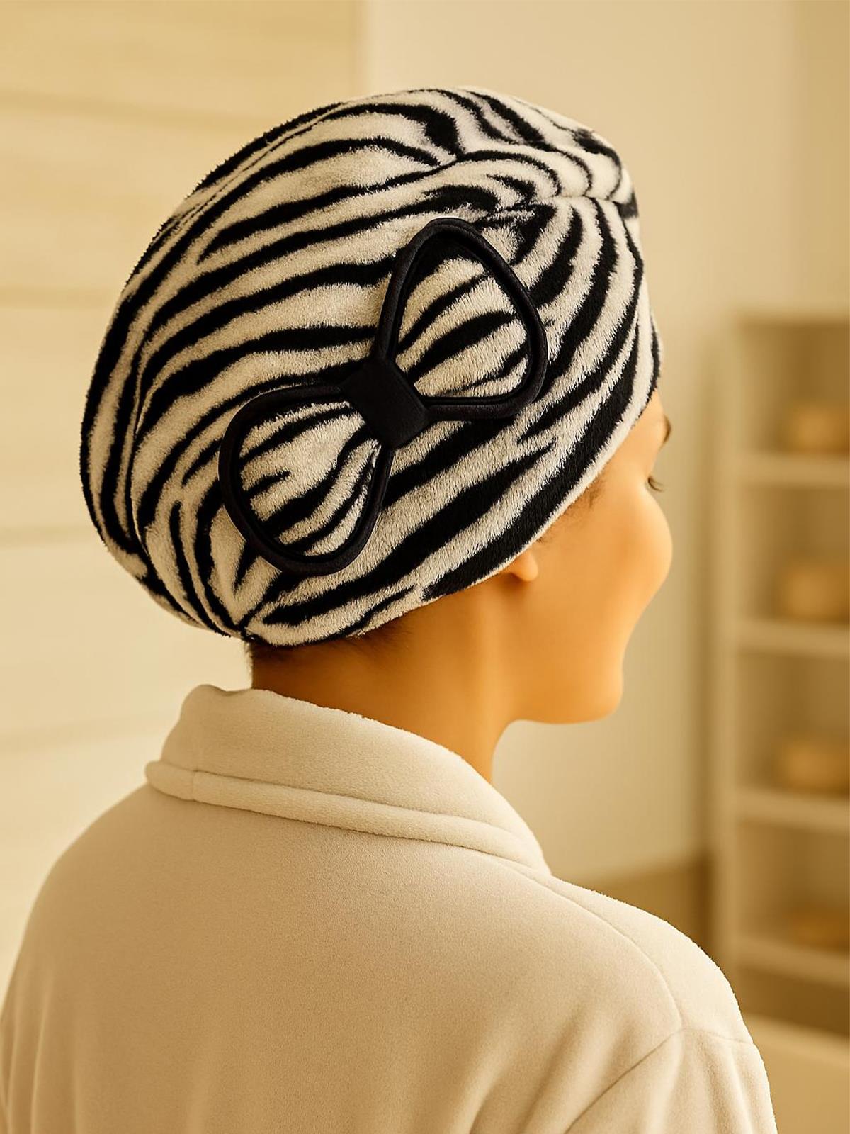 Wild Spirit Zebra Desen Saç Kurulama Bonesi – %100 Pamuk Zebra Baskılı-Siyah Biyeli - Ender Home